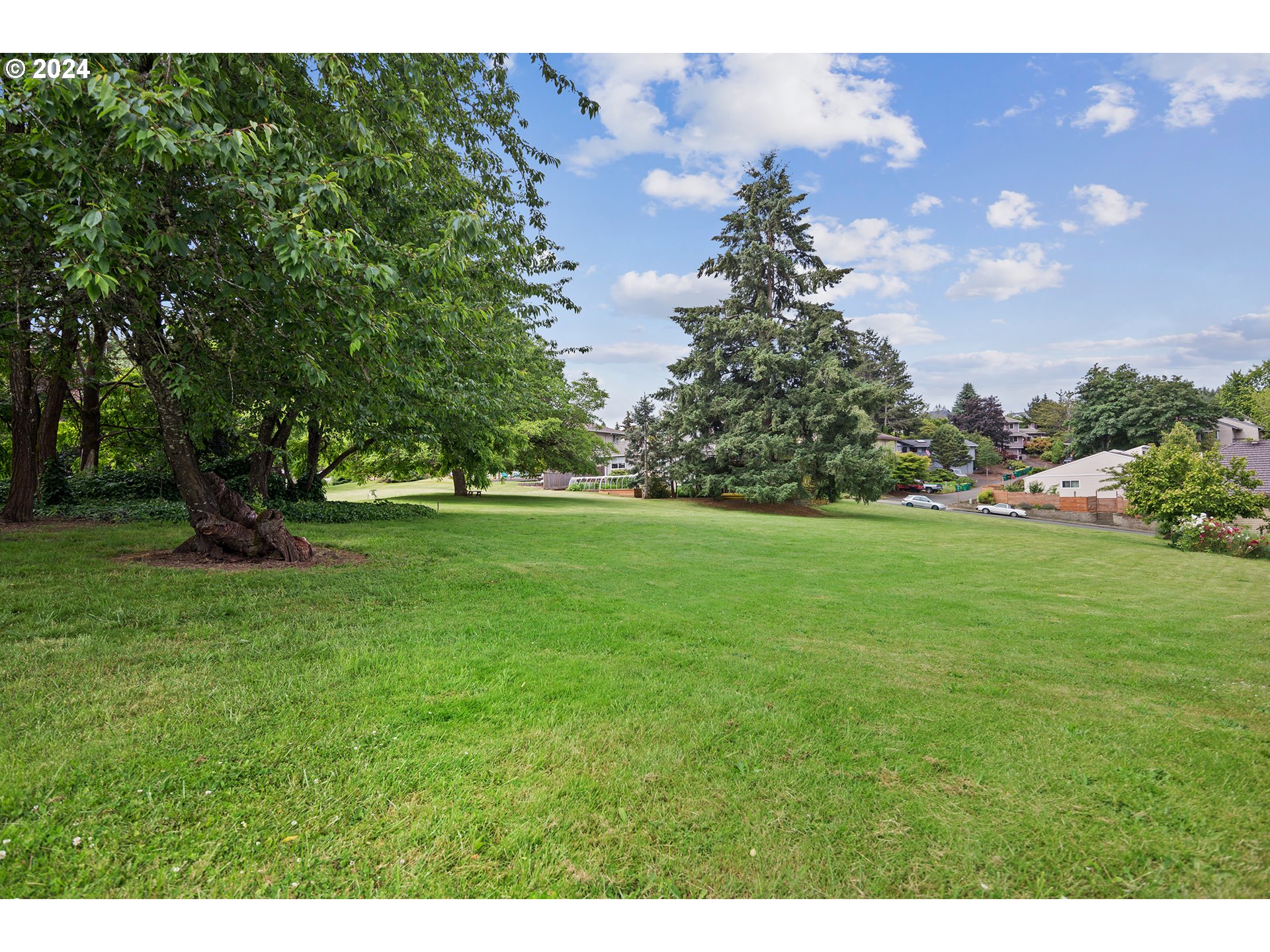 18311 Southwest Fallatin Loop Beaverton, OR 97007 - Photo 38 of 41 Gallery Image 38