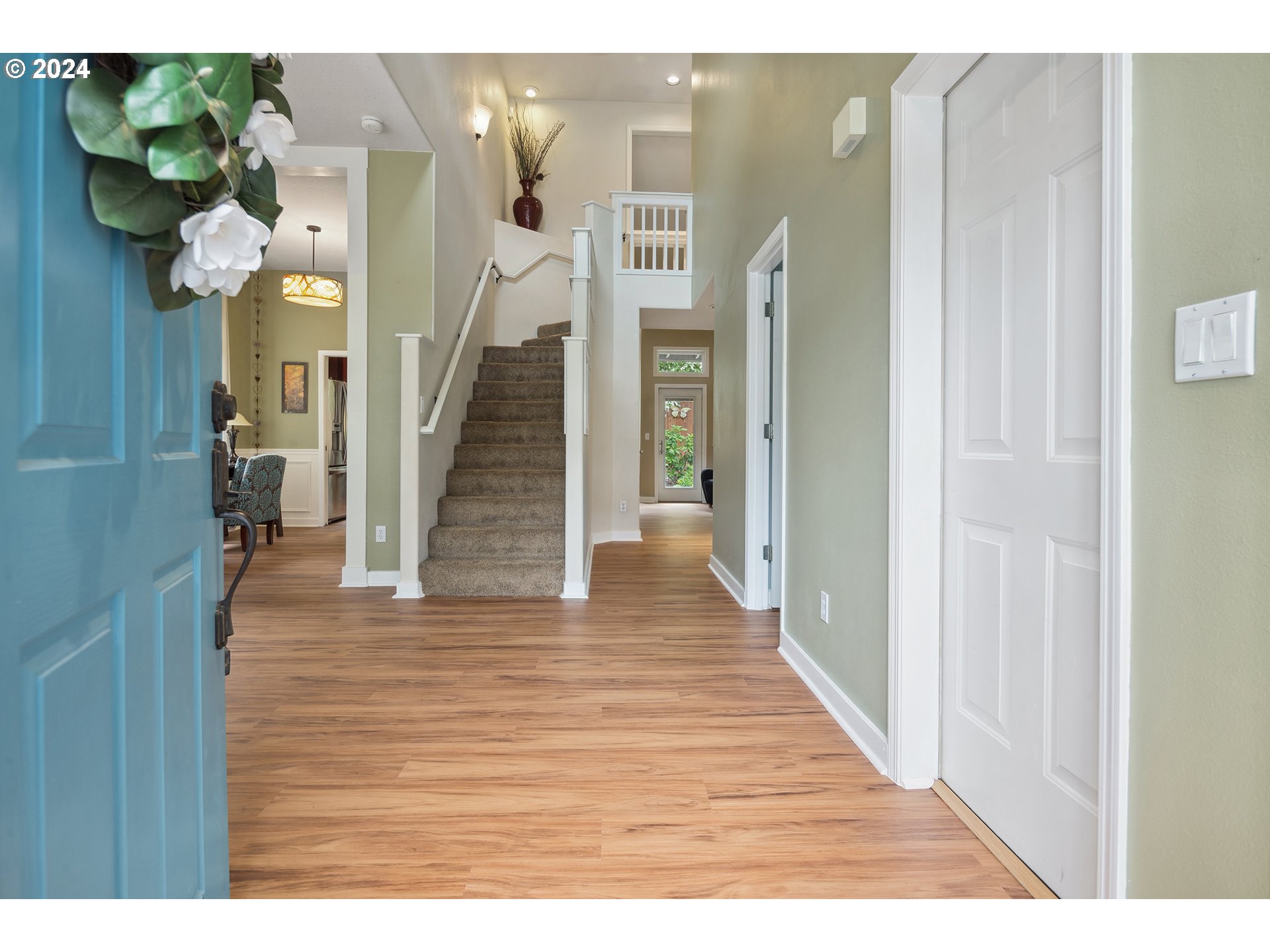 18311 Southwest Fallatin Loop Beaverton, OR 97007 - Photo 4 of 41 Gallery Image 4