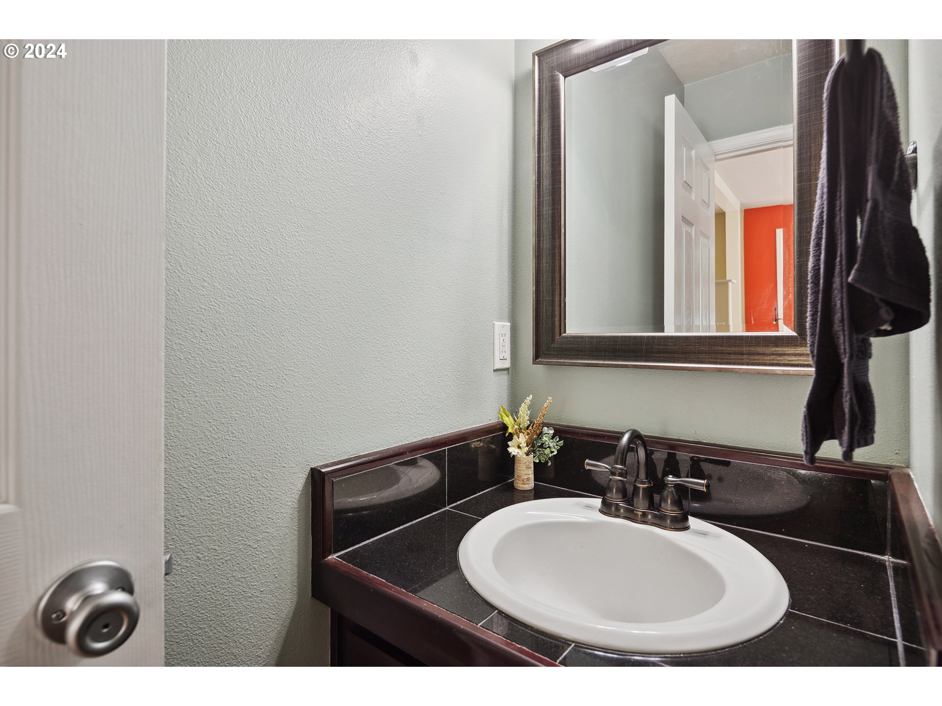 18311 Southwest Fallatin Loop Beaverton, OR 97007 - Photo 9 of 41 Gallery Image 9