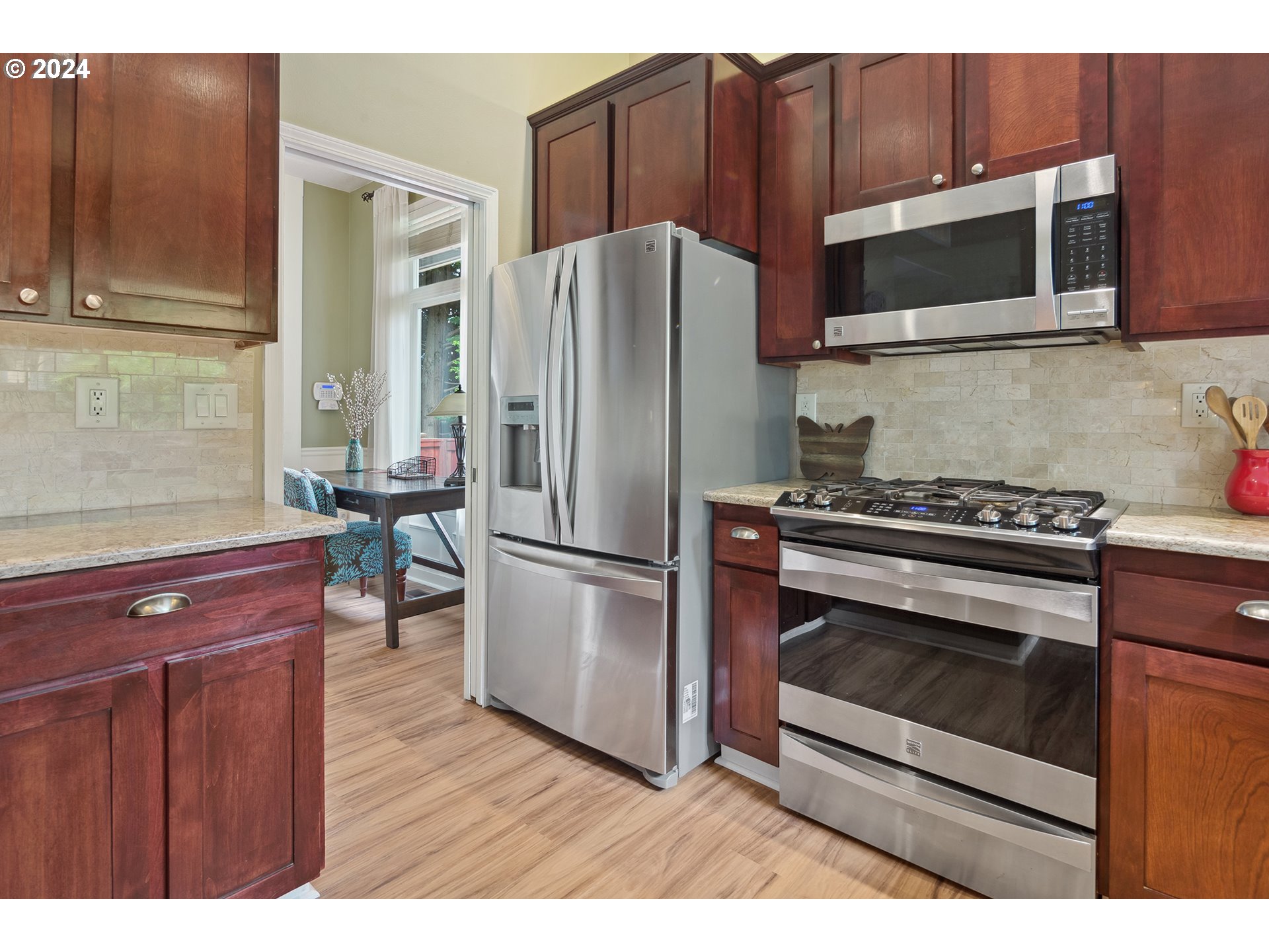 18311 Southwest Fallatin Loop Beaverton, OR 97007 - Photo 10 of 41 Gallery Image 10