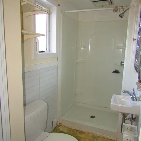 $1,800 | 102 Vernon Street, Unit 2, Northampton, MA 01060