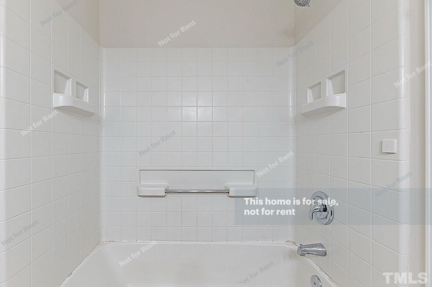 565 Darby Glen Lane Durham, NC 27713 - Photo 13 of 18 a close view of a bathtub in bathroom