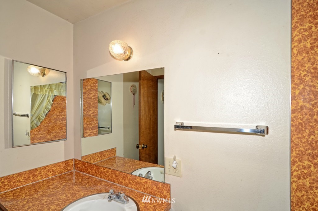 6811 Robe Menzel Road Granite Falls, WA 98252 - Photo 13 of 22