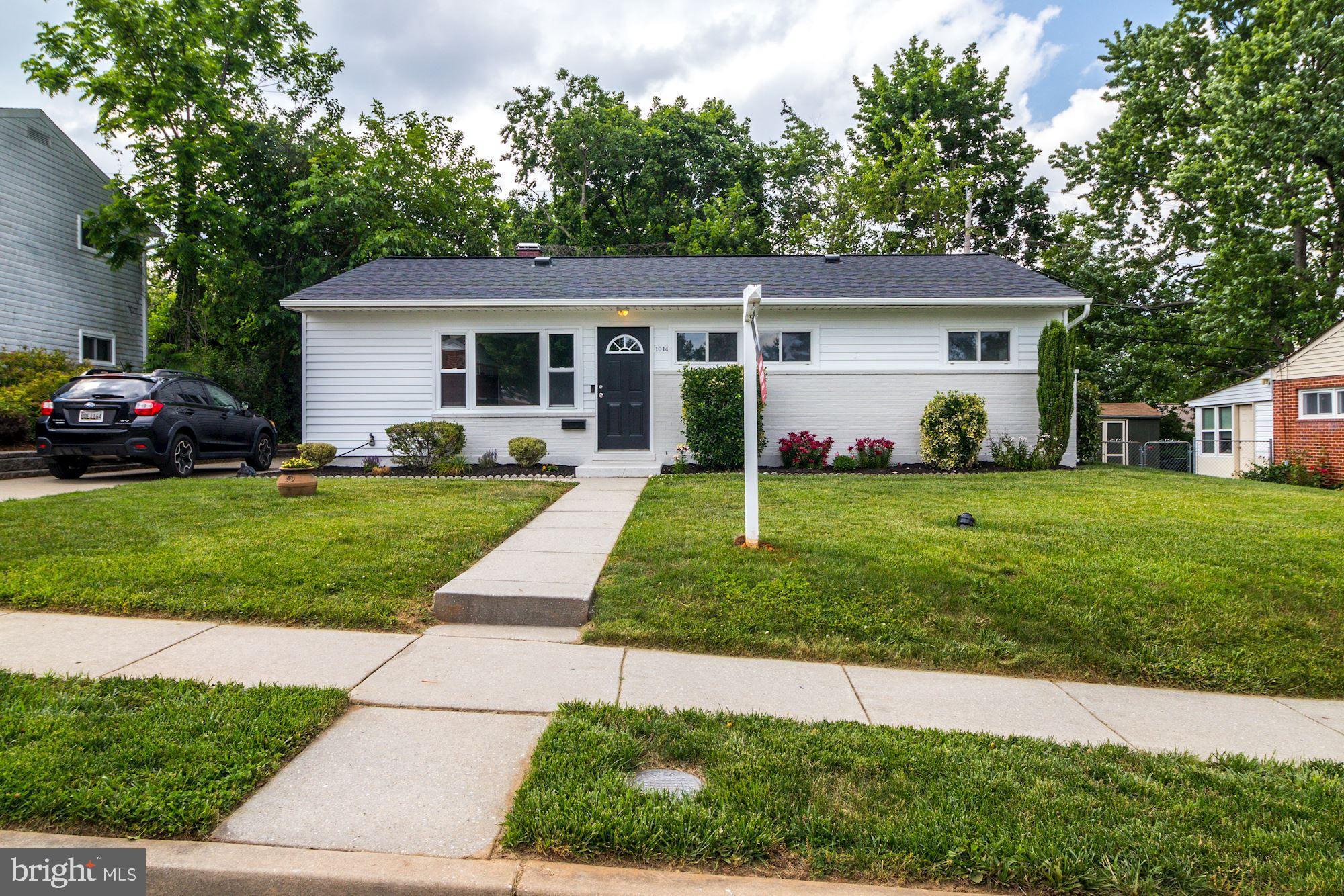 1014 Marksworth Road Baltimore, MD 21228 - Photo 2 of 33