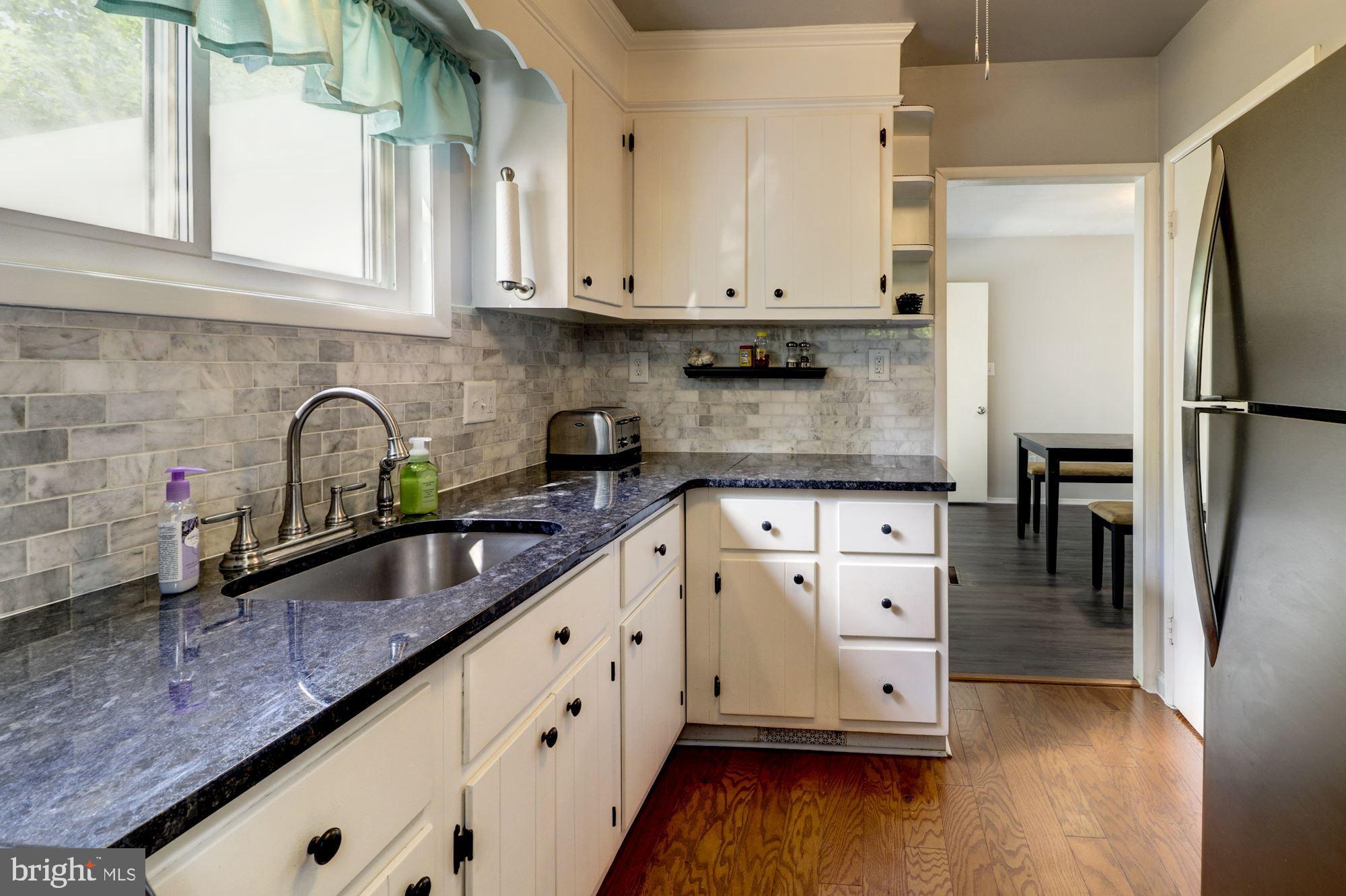 1014 Marksworth Road Baltimore, MD 21228 - Photo 11 of 33