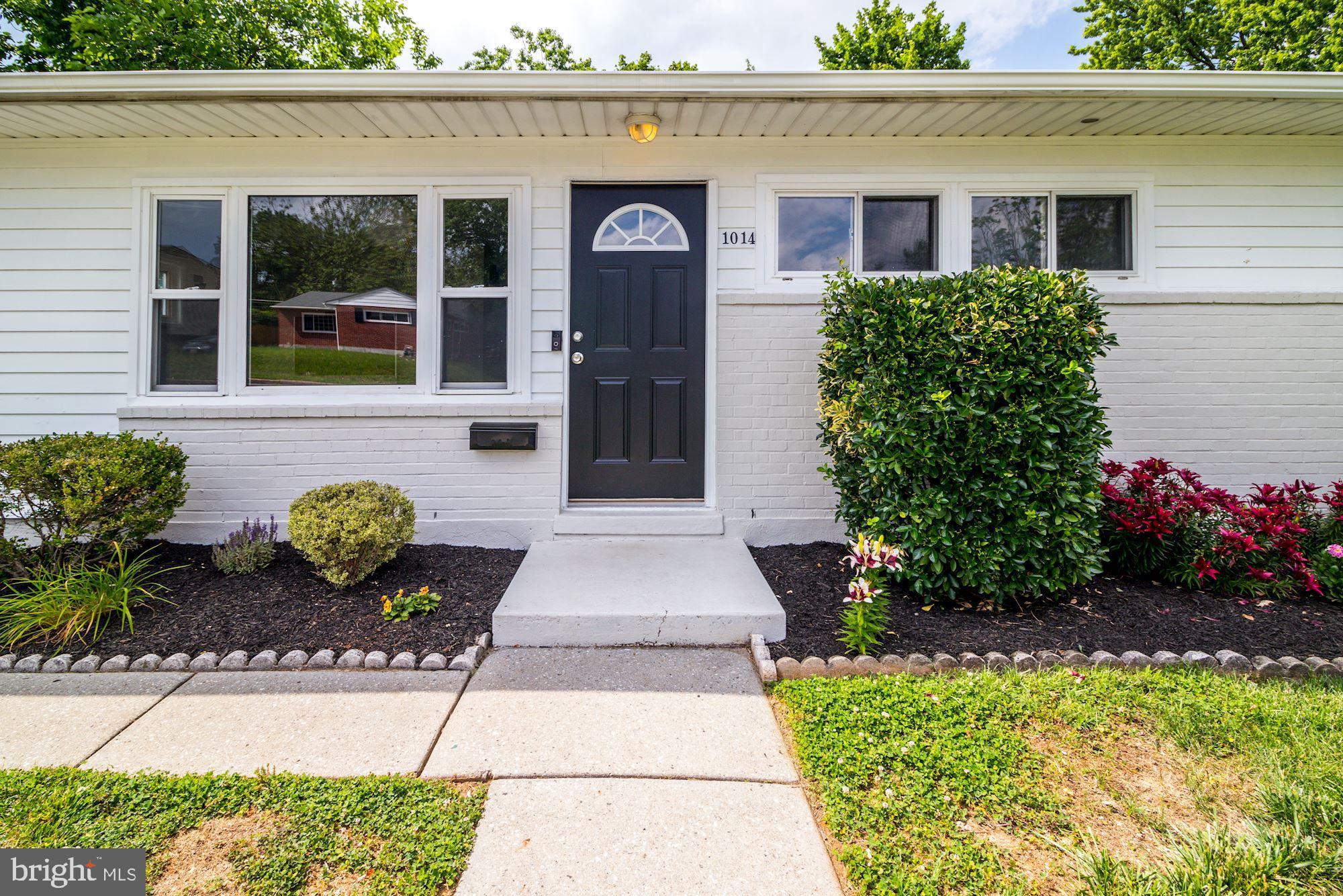 1014 Marksworth Road Baltimore, MD 21228 - Photo 3 of 33