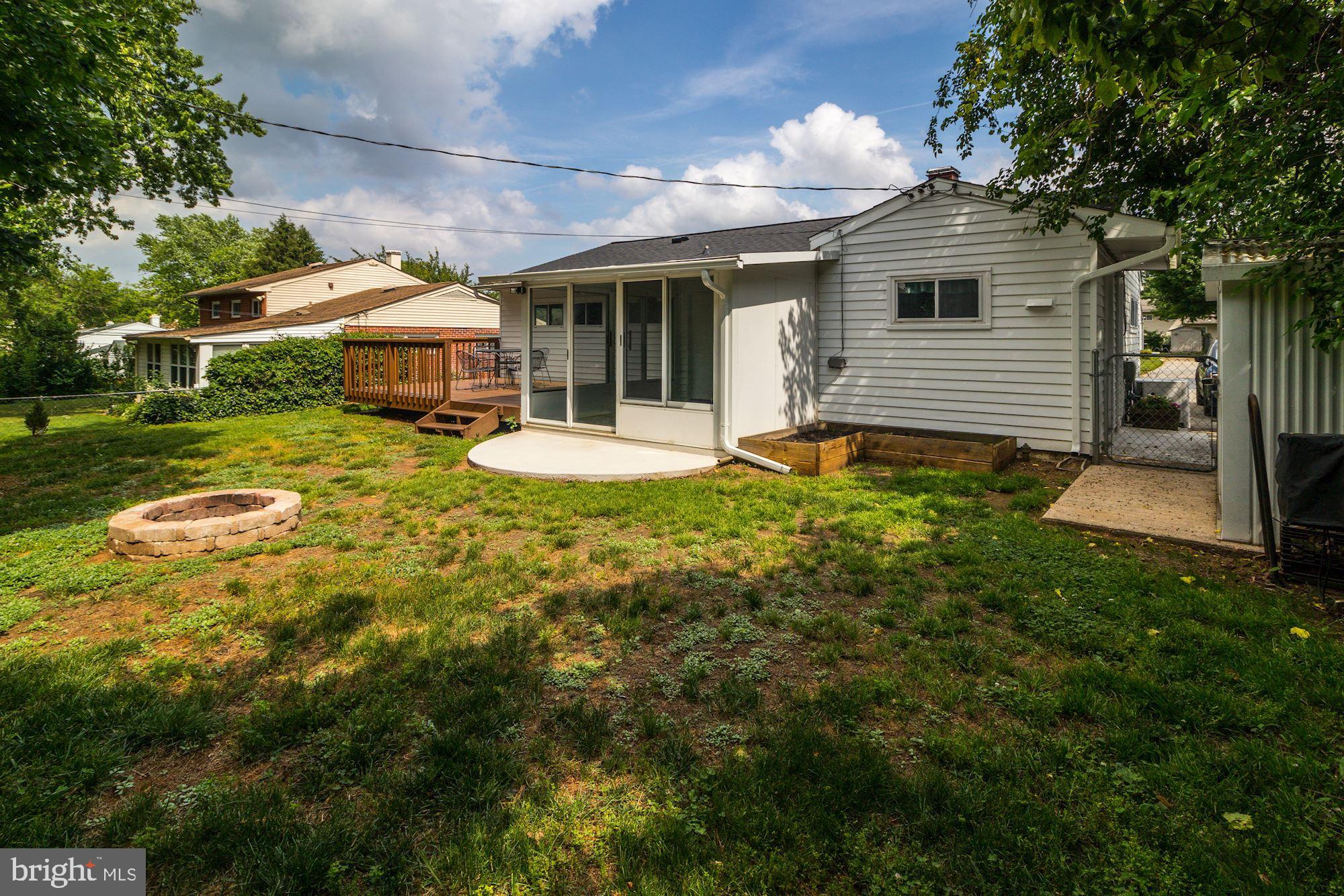 1014 Marksworth Road Baltimore, MD 21228 - Photo 4 of 33