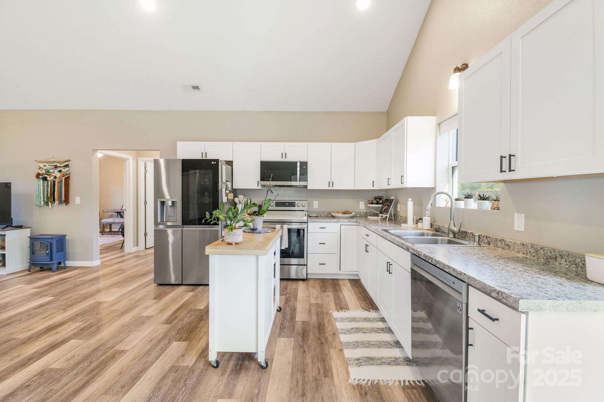 41 Utah Mountain Road Waynesville, NC 28785 - Photo 14 of 43 Gallery Image 14