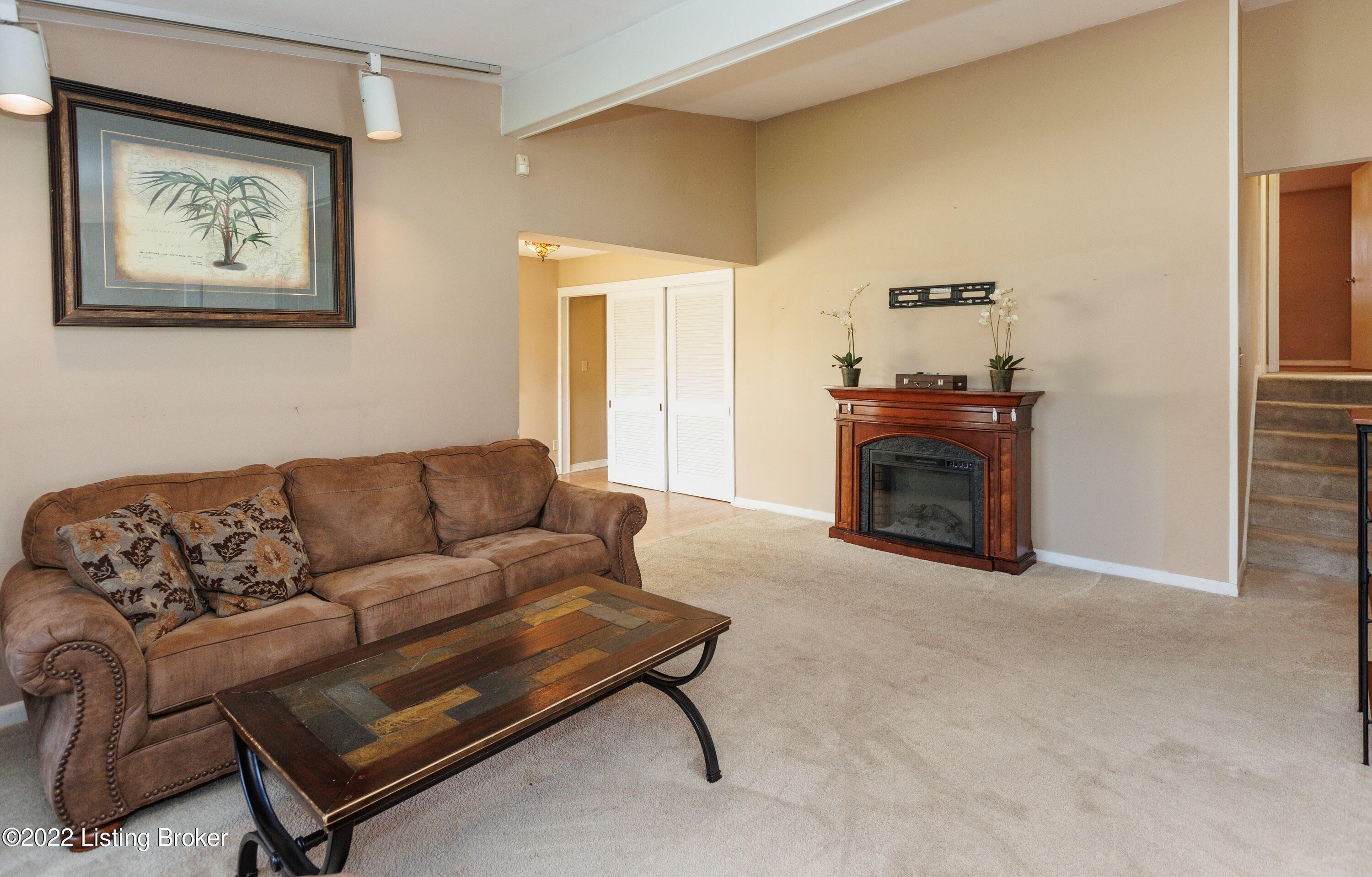 7207 Woolrich Road Louisville, KY 40222 - Photo 10 of 40 013