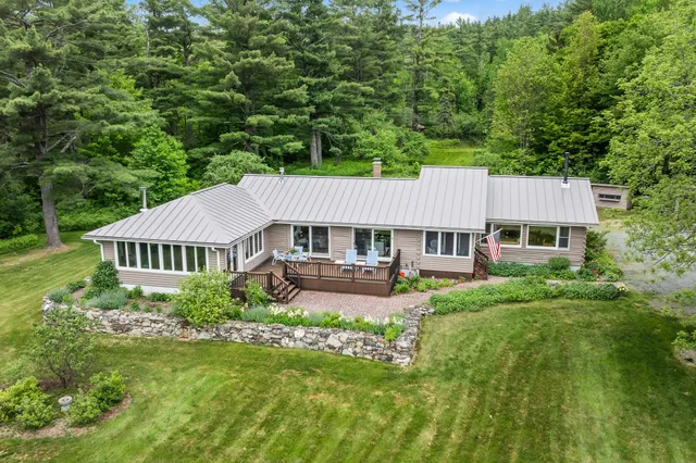 $1,150,000 | 372 Brill Road, Landaff, NH 03785
