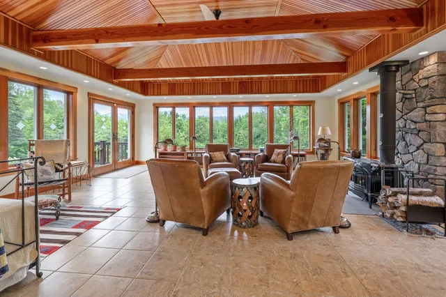 $1,150,000 | 372 Brill Road, Landaff, NH 03785