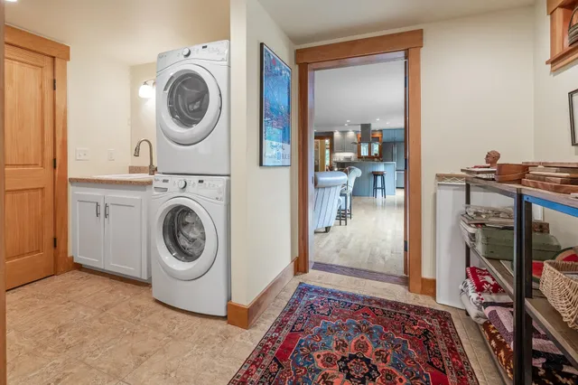 $1,150,000 | 372 Brill Road, Landaff, NH 03785