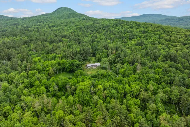 $1,150,000 | 372 Brill Road, Landaff, NH 03785