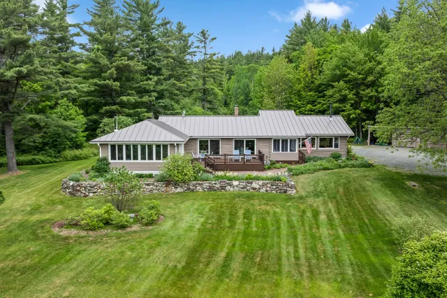 $1,150,000 | 372 Brill Road, Landaff, NH 03785