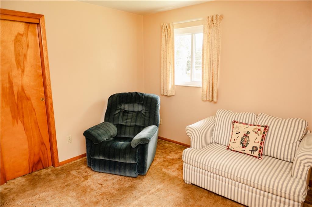 608 Edgewood Drive Apollo, PA 15613 - Photo 19 of 40 a living room with furniture and a window