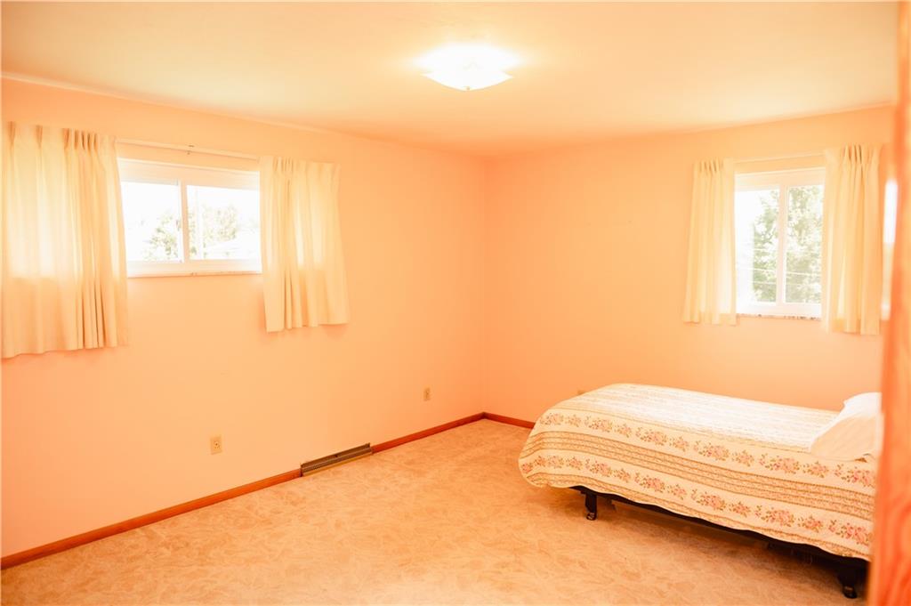 608 Edgewood Drive Apollo, PA 15613 - Photo 28 of 40 a bedroom with a bed and a window