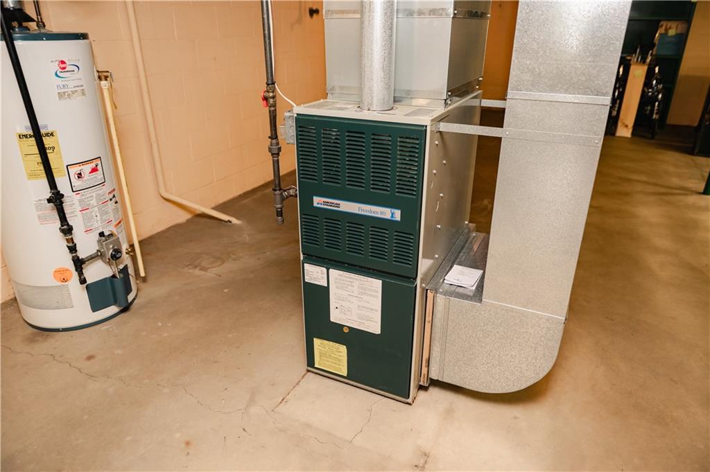 608 Edgewood Drive Apollo, PA 15613 - Photo 38 of 40 a view of an entryway with sitting area