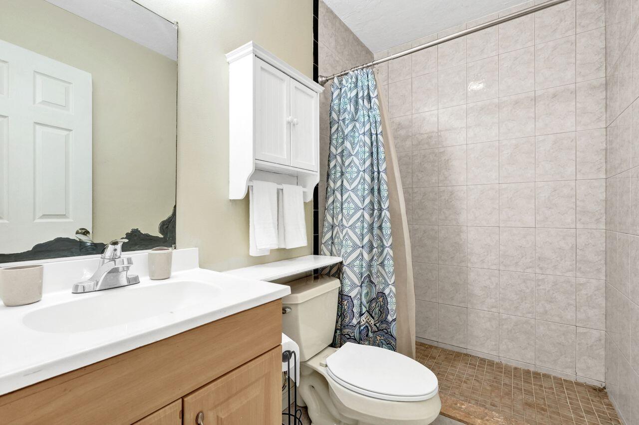 1718 Ridge Road North Palm Beach, FL 33408 - Photo 27 of 38 DSC09147