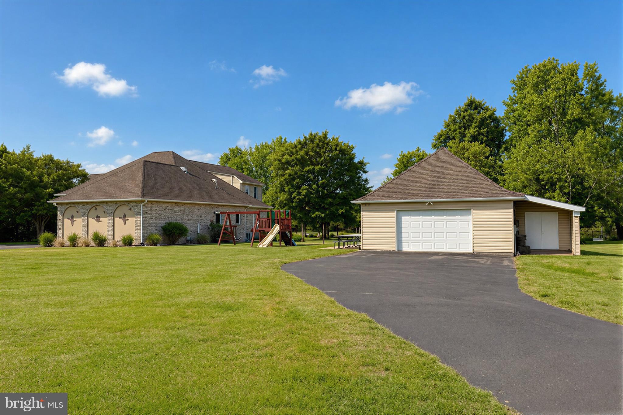 21045 Oakland Hall Road Avenue, MD 20609 - Photo 7 of 88
