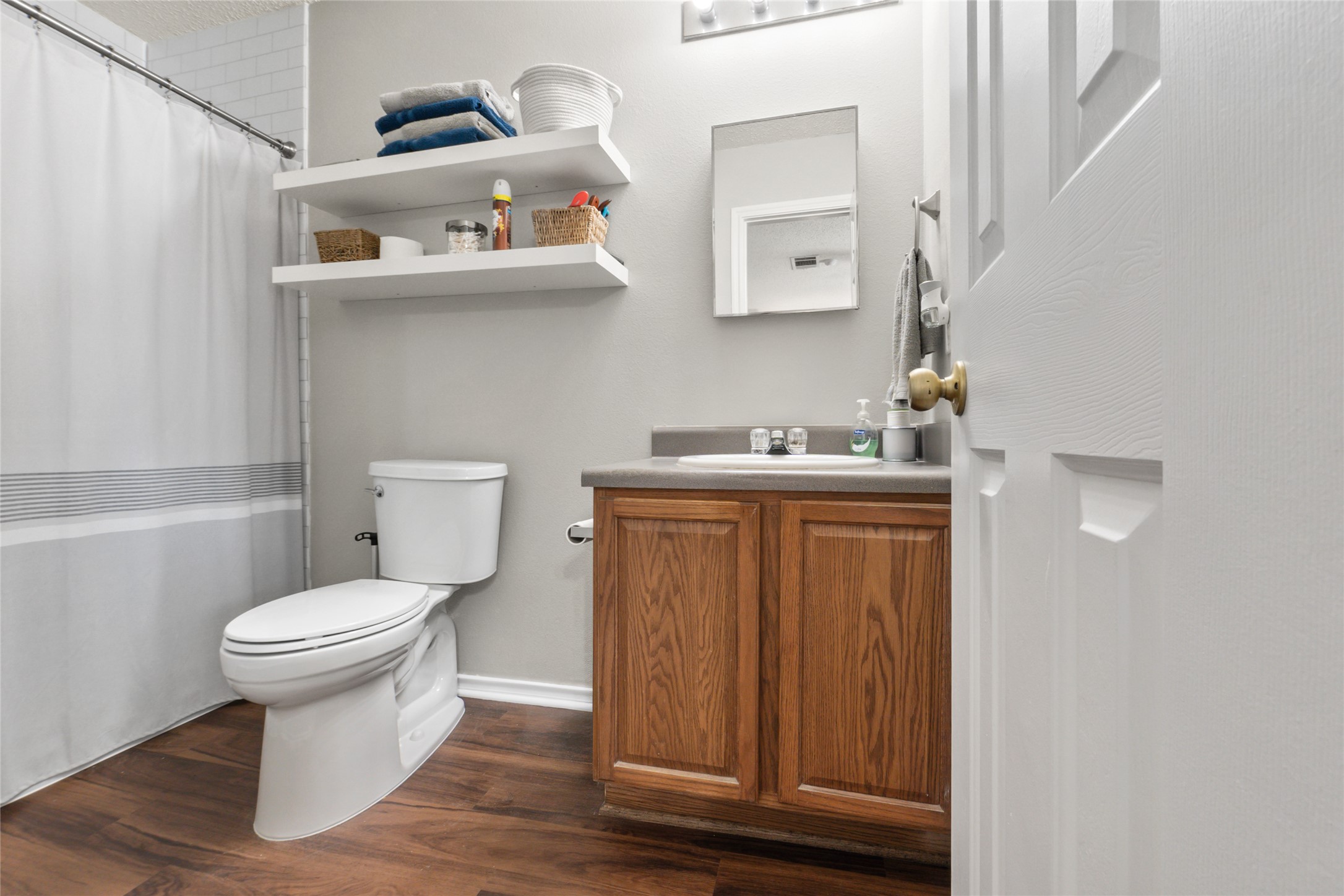 2617 Andres Way Round Rock, TX 78664 - Photo 16 of 21 Primary Full Bathroom