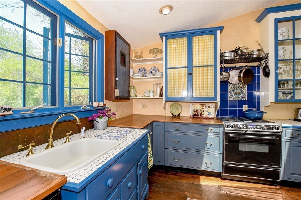 595 New Bedford Road Rochester, MA 02770 - Photo 10 of 37