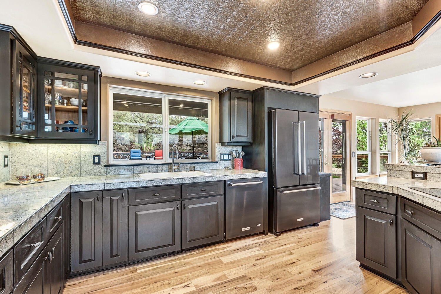60470 Arnold Market Road Bend, OR 97702 - Photo 14 of 53 spacious kitchen
