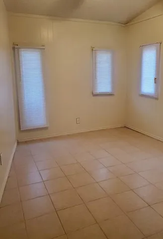 $750 | 100 Quail Run Road, Unit 1, Martindale, TX 78655