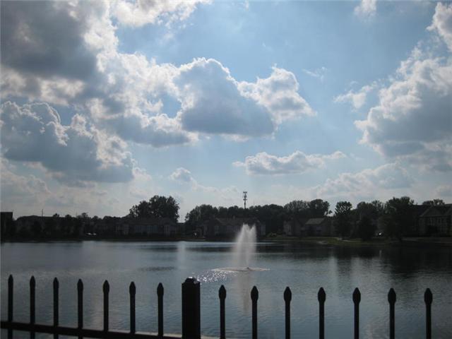1471 Shadow Ridge Road Indianapolis, IN 46280 - Photo 17 of 18 Gallery Image 17