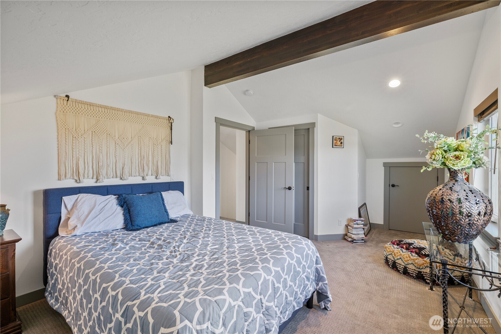 714 Sunset Boulevard Mattawa, WA 99349 - Photo 30 of 40 a bedroom with a bed and a window