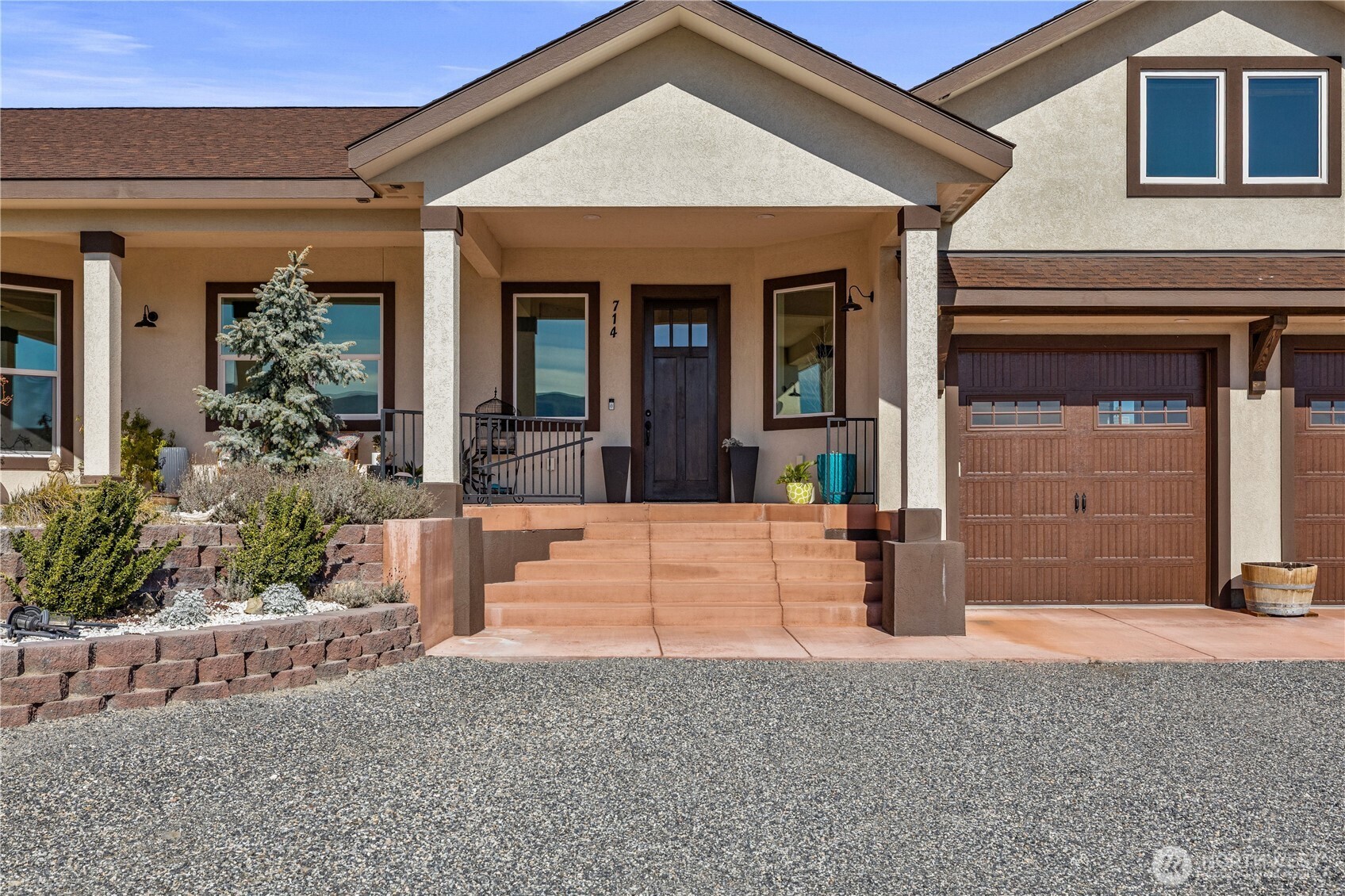 714 Sunset Boulevard Mattawa, WA 99349 - Photo 3 of 40 front view of a house