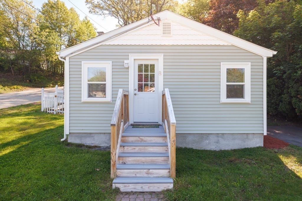 8 Freeman Avenue Webster, MA 01570 - Photo 20 of 24