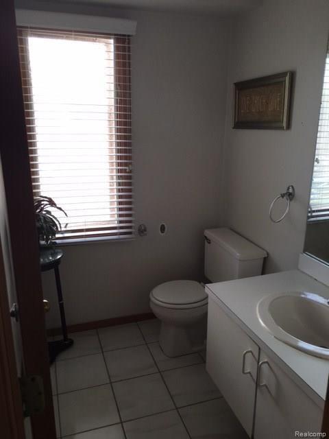 30914 Country Ridge Circle Farmington Hills, MI 48331 - Photo 9 of 11