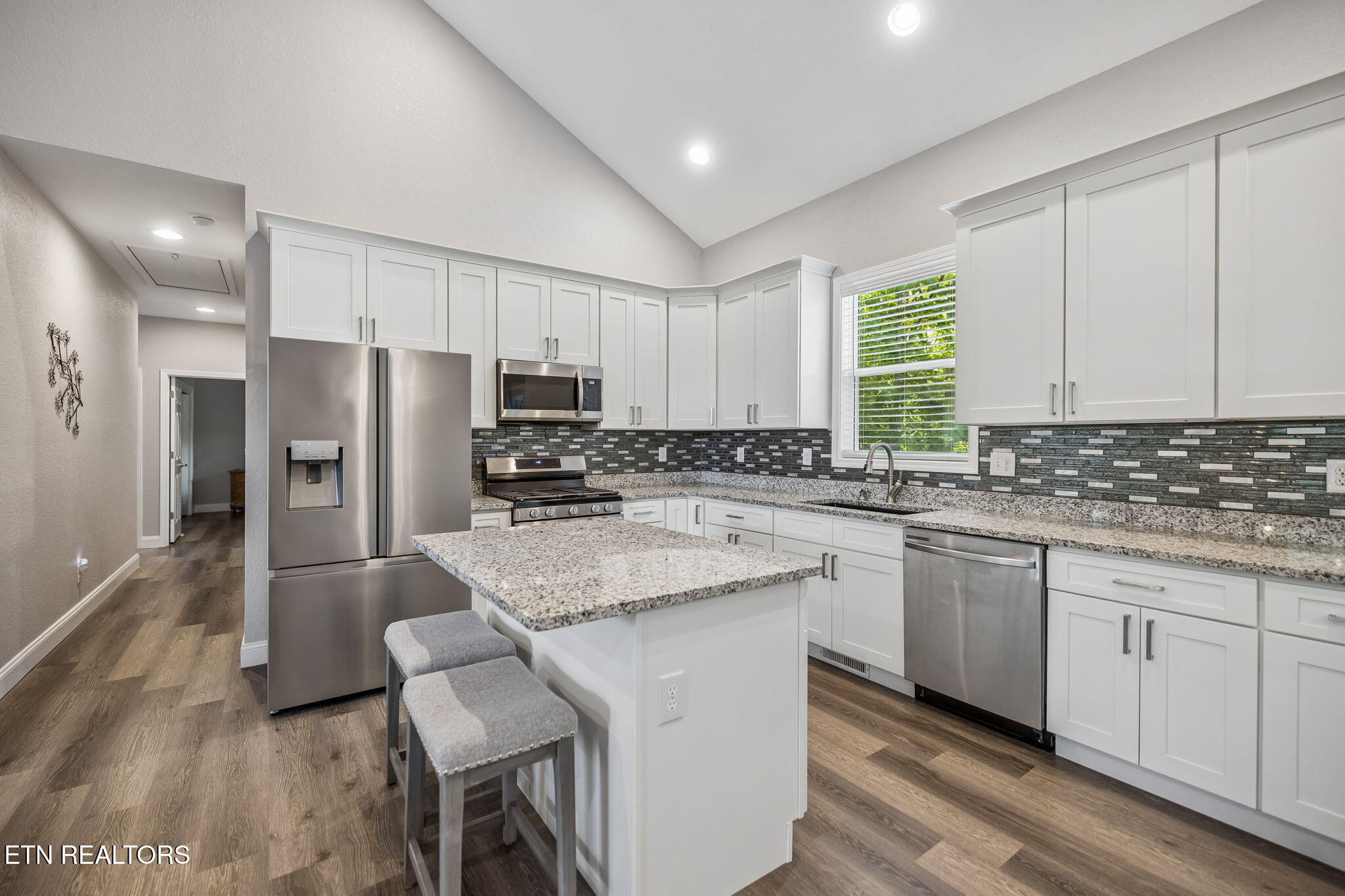 135 Country Way Road Vonore, TN 37885 - Photo 3 of 49 kitchen