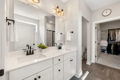 $700,000 | 10811 40th Street North, Lake Elmo, MN 55042