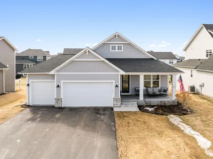 $700,000 | 10811 40th Street North, Lake Elmo, MN 55042