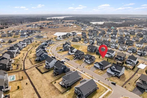 $700,000 | 10811 40th Street North, Lake Elmo, MN 55042