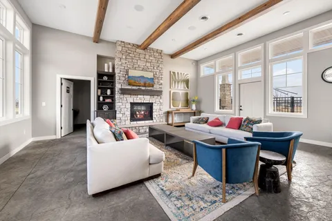 $690,000 | 10811 40th Street North, Lake Elmo, MN 55042
