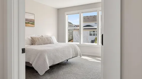 $700,000 | 10811 40th Street North, Lake Elmo, MN 55042