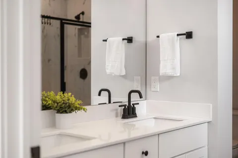 $700,000 | 10811 40th Street North, Lake Elmo, MN 55042