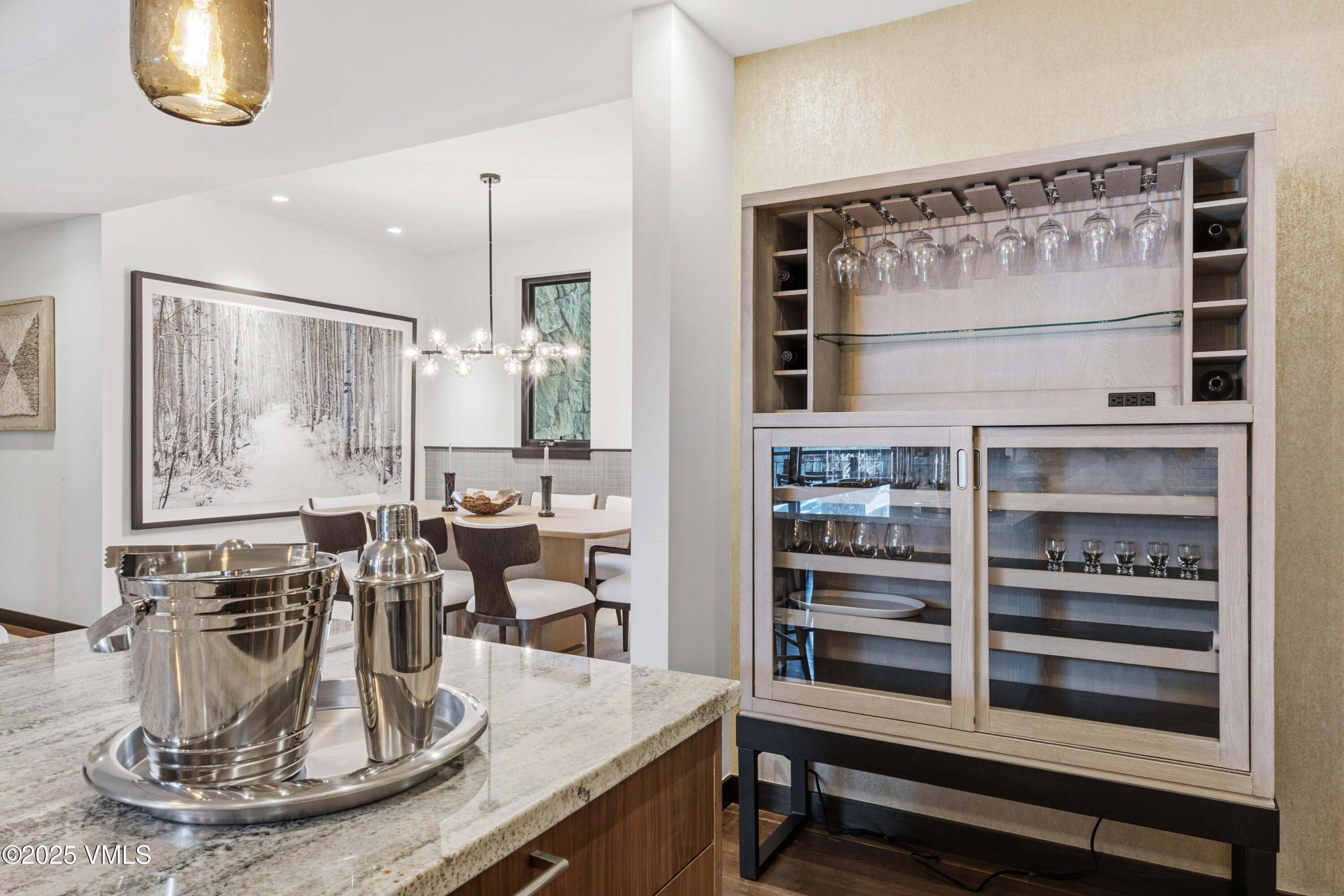 701 West Lionshead Circle, Unit E307 Vail, CO 81657 - Photo 16 of 36 Great Bar Area for Entertaining