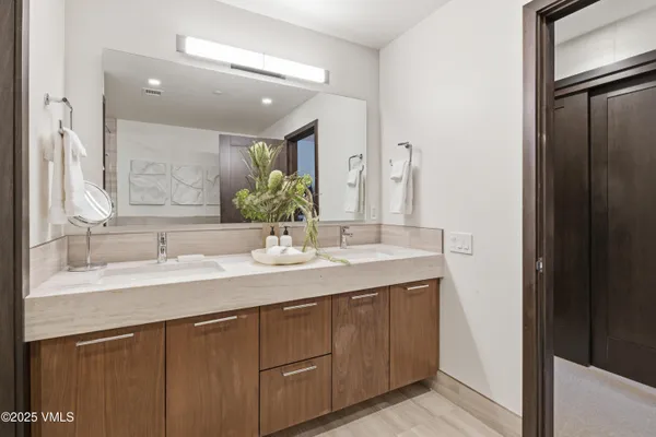 $935,000 | 701 West Lionshead Circle, Unit E307, Vail, CO 81657