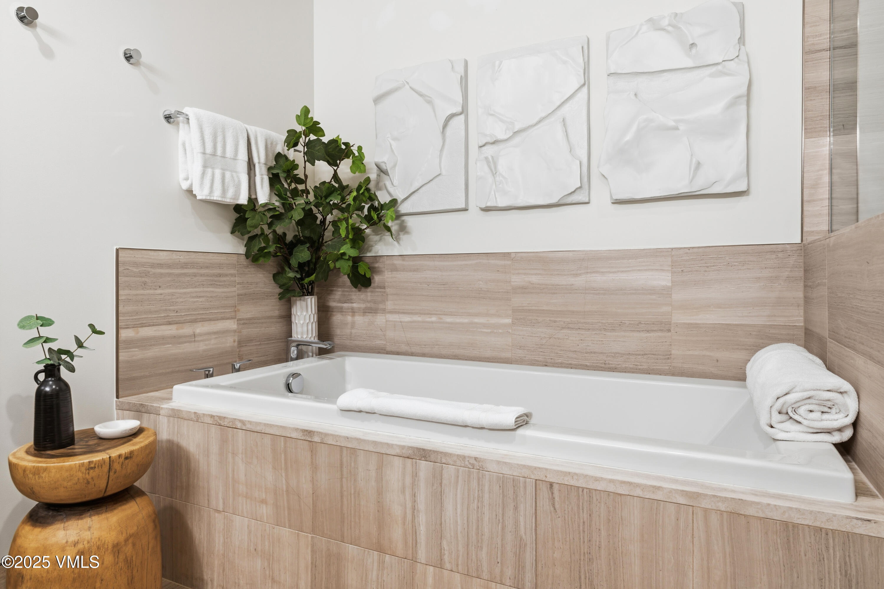 701 West Lionshead Circle, Unit E307 Vail, CO 81657 - Photo 25 of 36 Master Bath