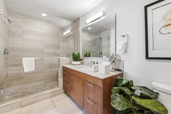 $935,000 | 701 West Lionshead Circle, Unit E307, Vail, CO 81657