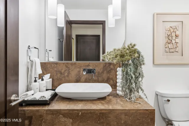 $935,000 | 701 West Lionshead Circle, Unit E307, Vail, CO 81657