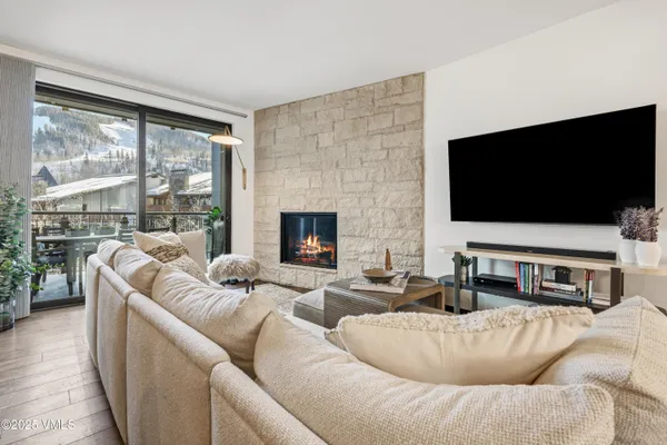 $935,000 | 701 West Lionshead Circle, Unit E307, Vail, CO 81657