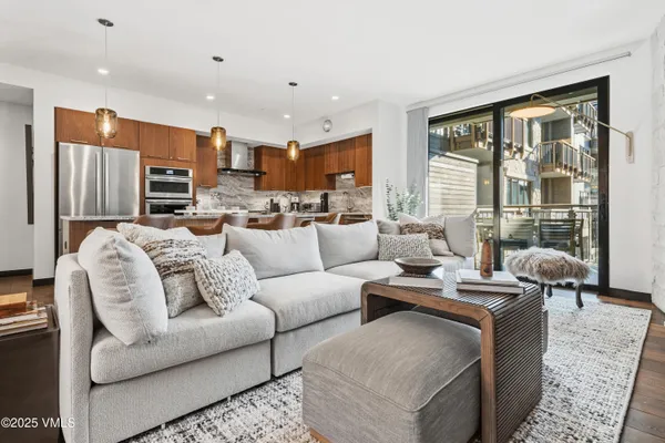 $935,000 | 701 West Lionshead Circle, Unit E307, Vail, CO 81657