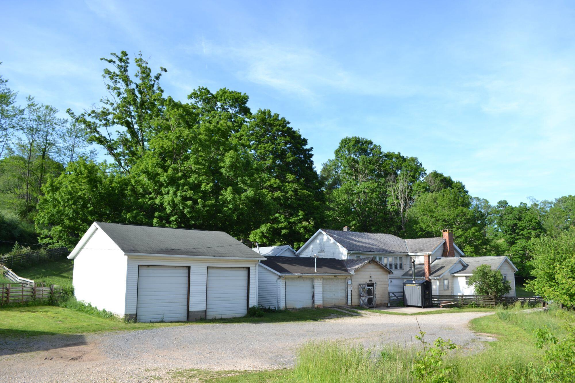 275 Old US 219 Road Buckeye, WV 24924 - Photo 4 of 72 Gallery Image 4