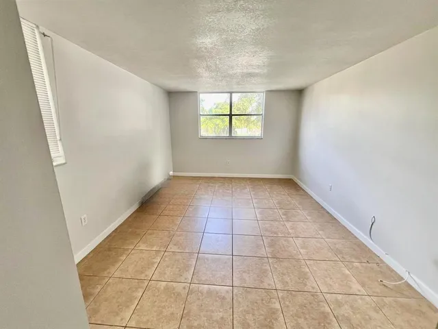 $1,500 | 1810 North Lauderdale Avenue, Unit 2312, North Lauderdale, FL 33068