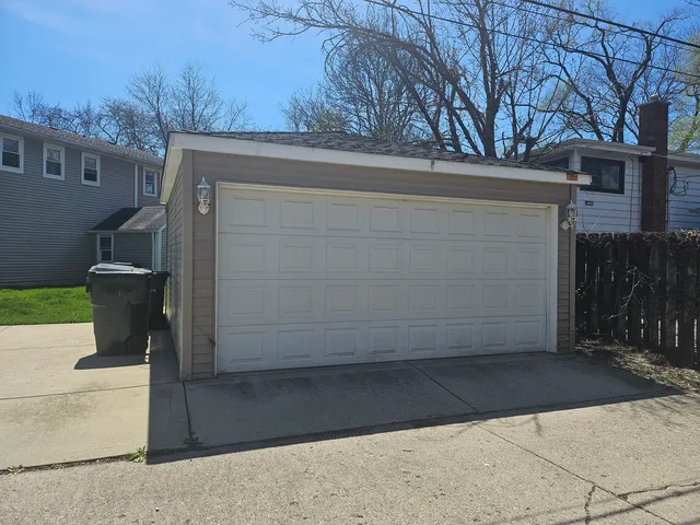 a view of a back yard of the house