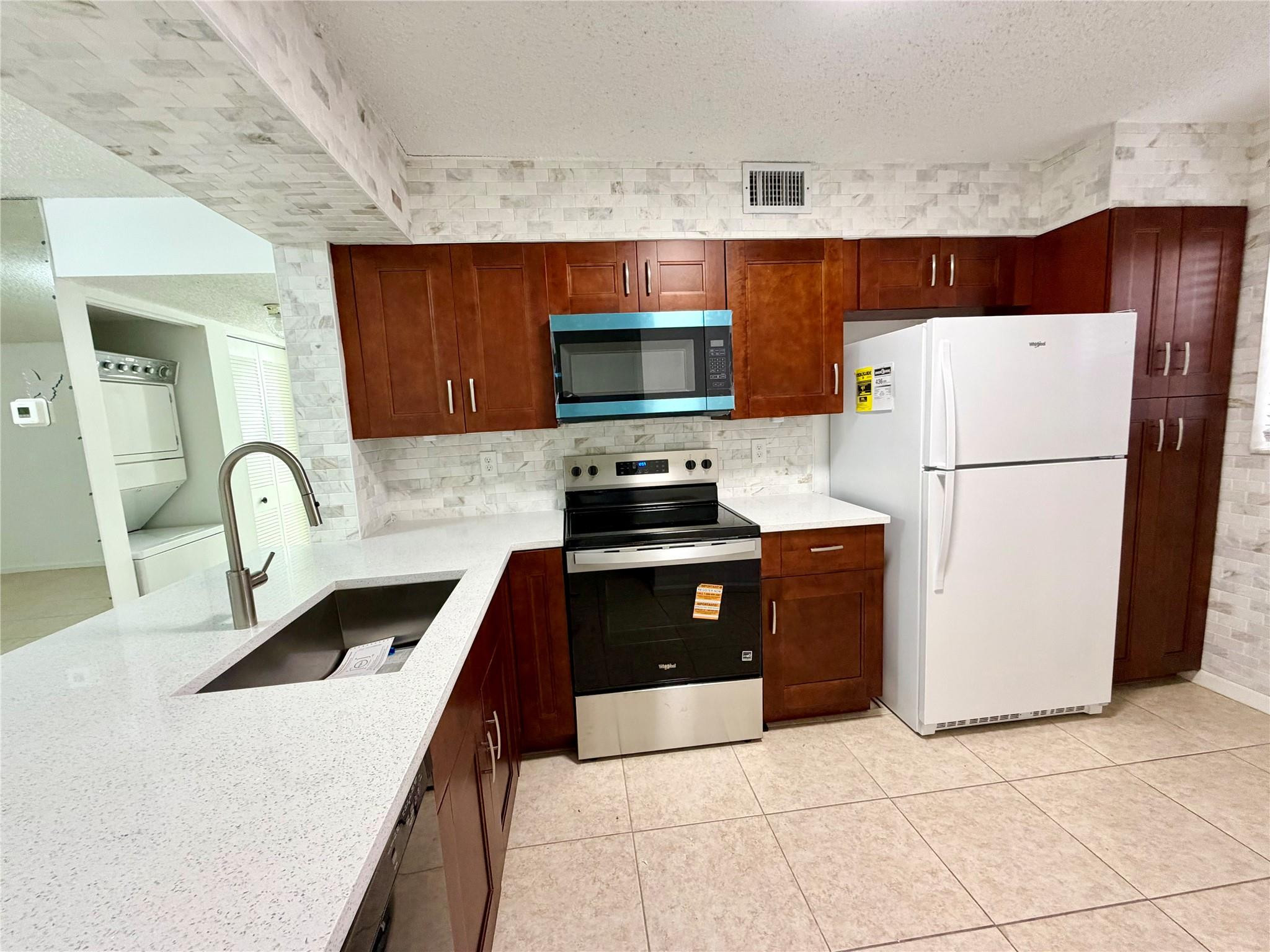 3355 Jaywood Terrace, Unit J111 Boca Raton, FL 33431 - Photo 3 of 30 Photo 3